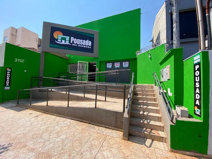 Quarto da pousada com banheiro privativo